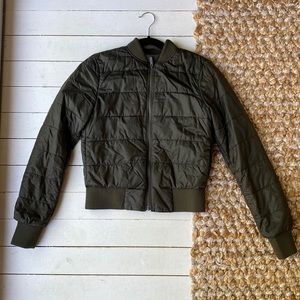 Lululemon army green reversible bomber jacket size 4